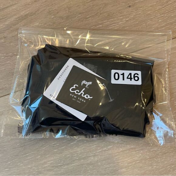 Echo
Essentials Wrap - Picture 4 of 4